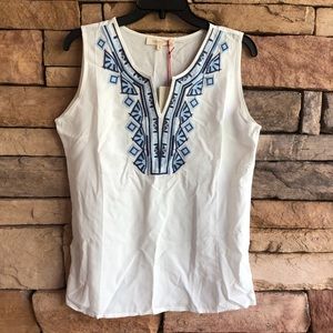 Solitaire white sleeveless top blue embroidery NWT